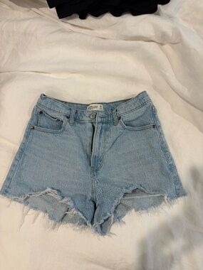 Abercrombie relaxed cutoff short